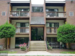 10725 West Dr APT 101, Fairfax, VA 22030