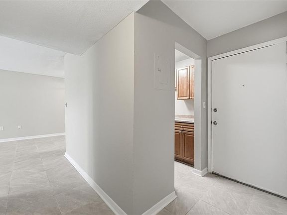 4th image of 1695 Lee Rd APT B204