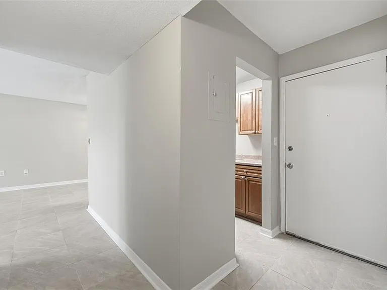 1695 Lee Rd #B204 — Photo 4