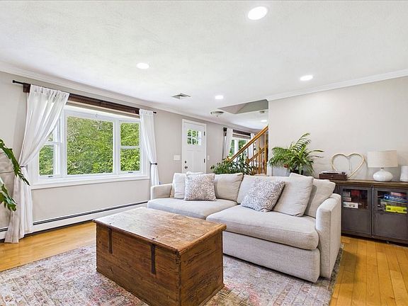 4th image of 77 Briar Rd