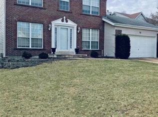 16 Fall Crown Ct, Fenton, MO