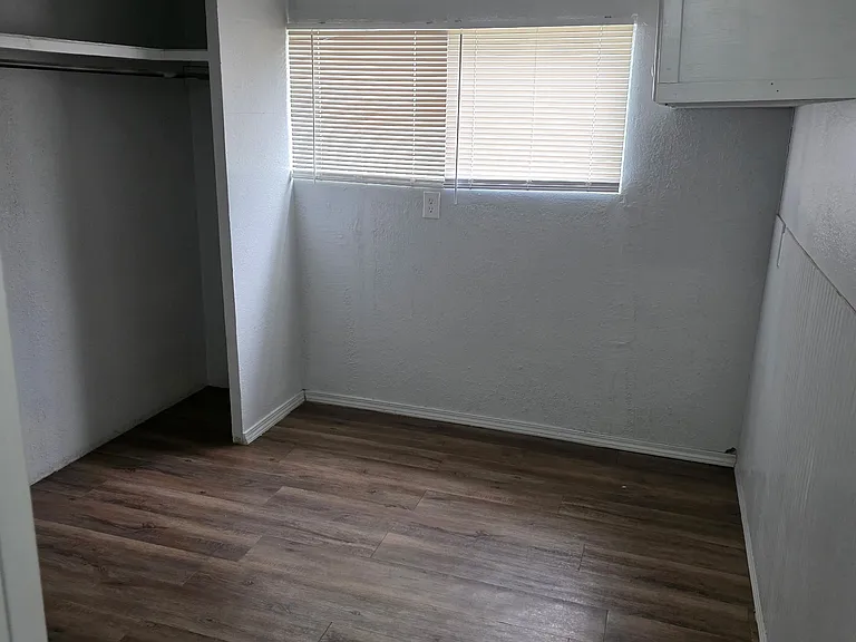 1901 Boyd Dr #8 — Photo 5