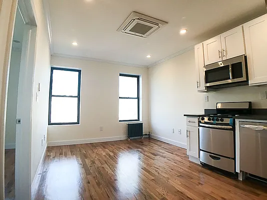 Rented by Francine Realty | media 4