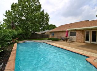 3816 Hackberry Ln, Bedford, TX 76021
