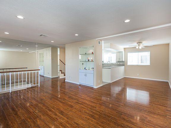 4th image of 14657 Nordhoff St Unit 7