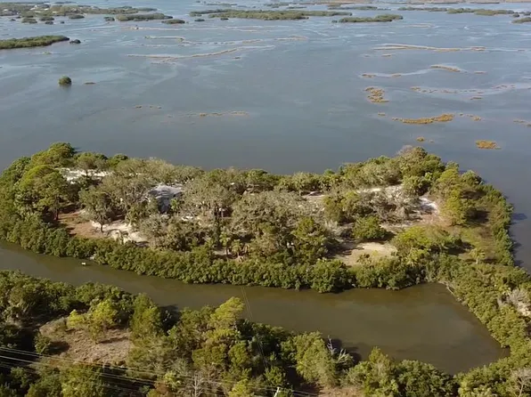 11550 SW State Road 24, Cedar Key, FL 32625