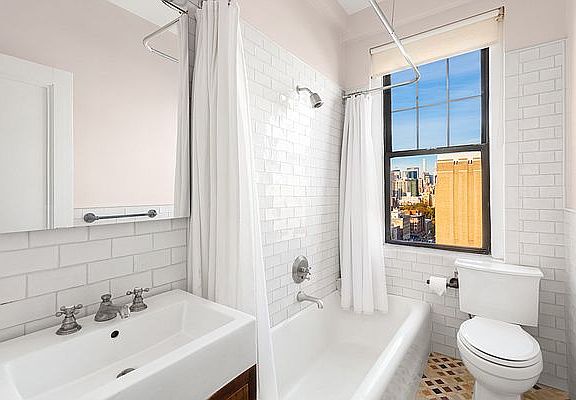5th image of 170 2nd Ave APT 16C