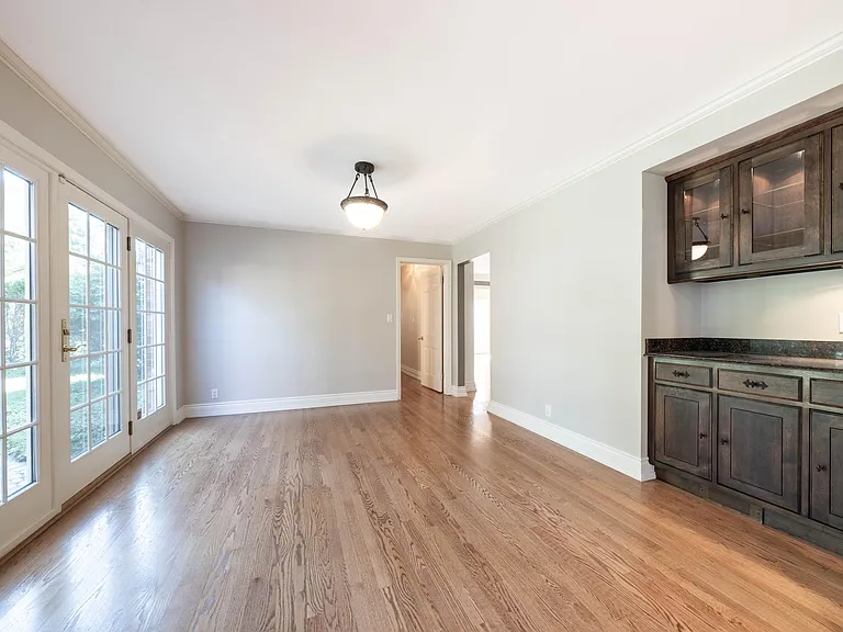1688 Northlawn Blvd — Photo 16