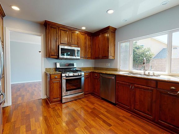 5th image of 1270 Keats St