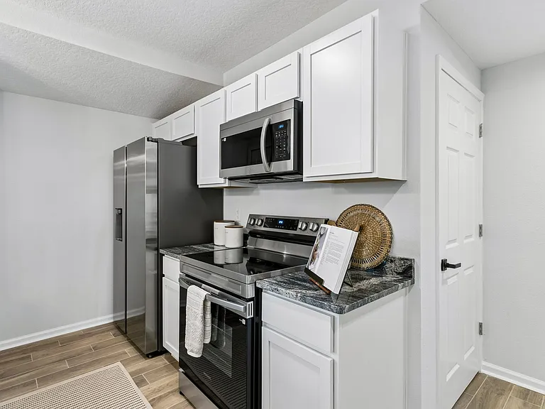 2781 Dellwood Ave — Photo 5