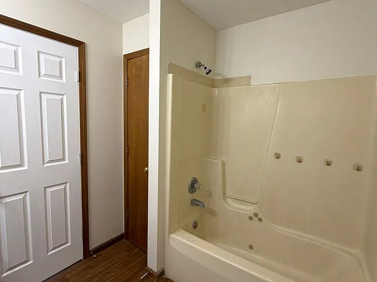209 Stonewall Ct — Photo 15