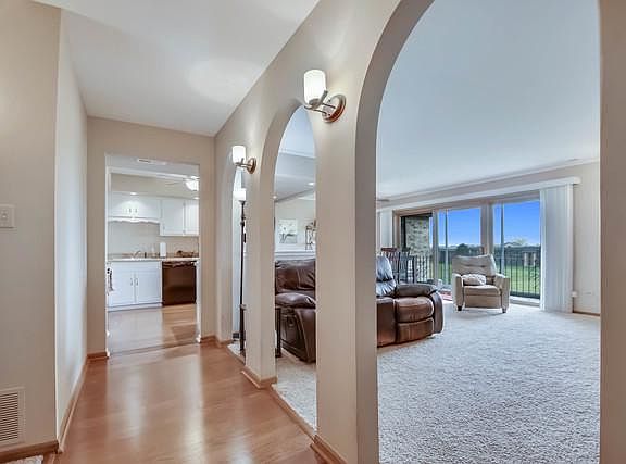 3rd image of 15700 Deerfield Ct