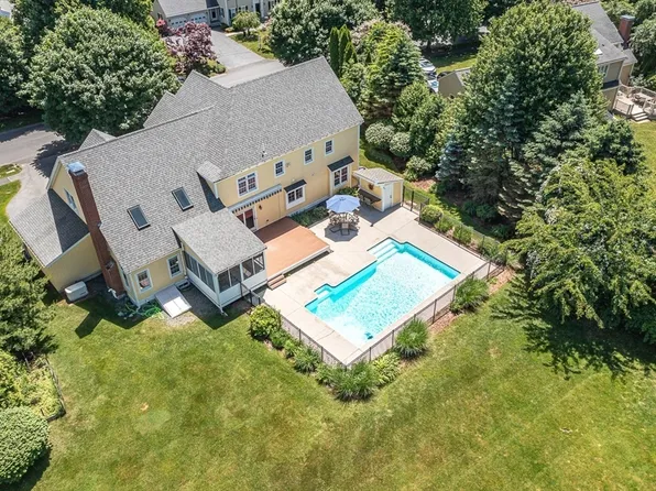 16 S Rindge Ave, Lexington, MA 02420