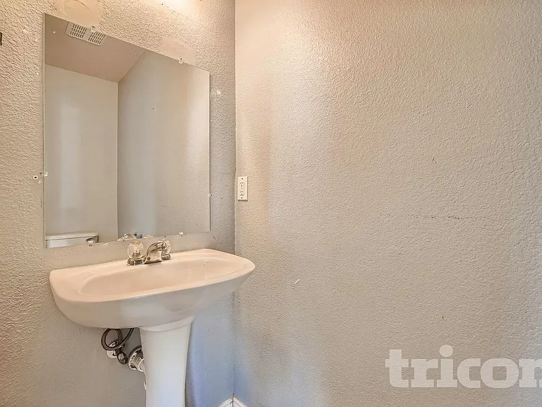 9213 Saint Martin Rd — Photo 12