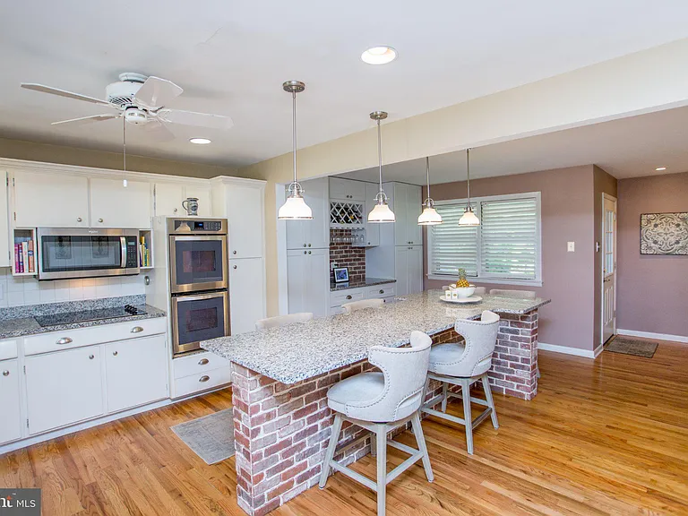 67 Townview Dr — Photo 13
