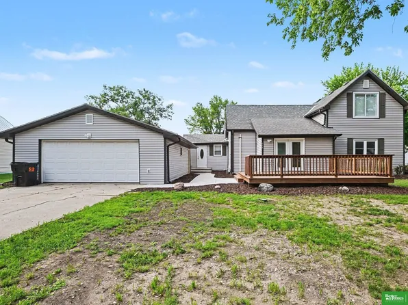 318 S 1st St, Pender, NE 68047