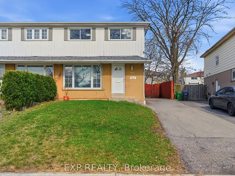 2637 Altadena Ct — Photo 1