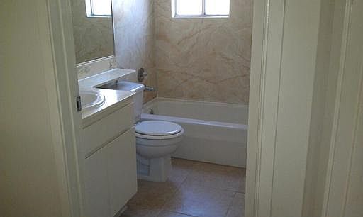 4th image of 2326 V St APT 6