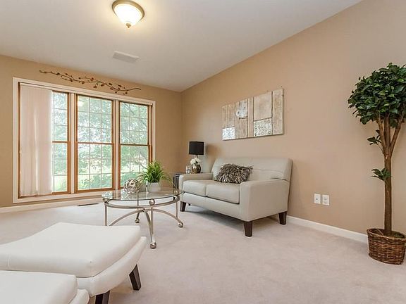 3rd image of 3311 Pheasant Ct NE
