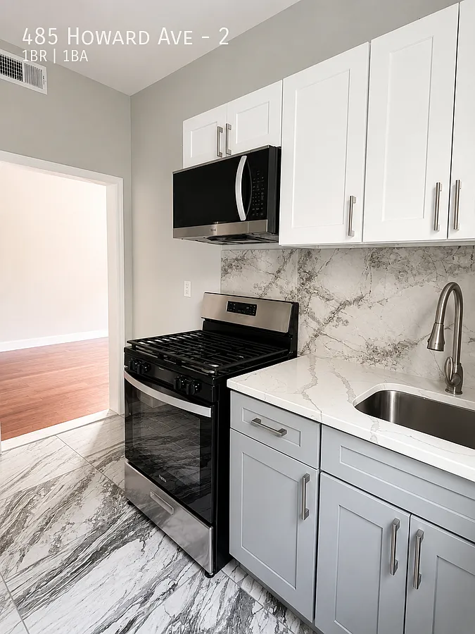485 Howard Ave — Photo 1