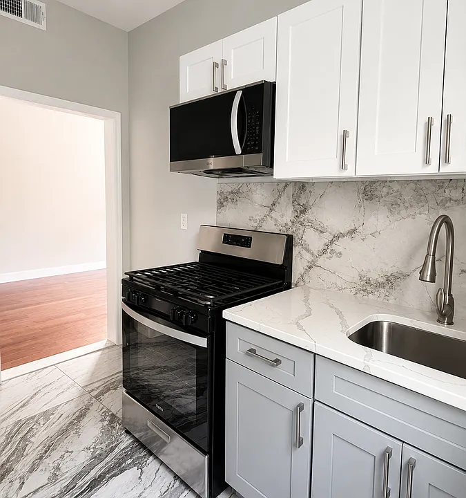 485 Howard Ave #2