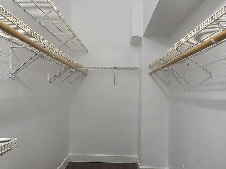 Master bedroom walkin closet.