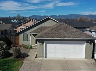 436 Vick Ln, Medford, OR 97501