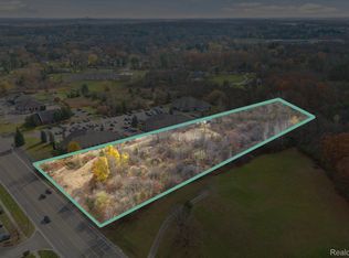 101 S Saginaw St, Holly, MI 48442