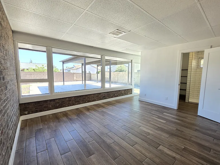 1731 E Redfield Rd — Photo 15