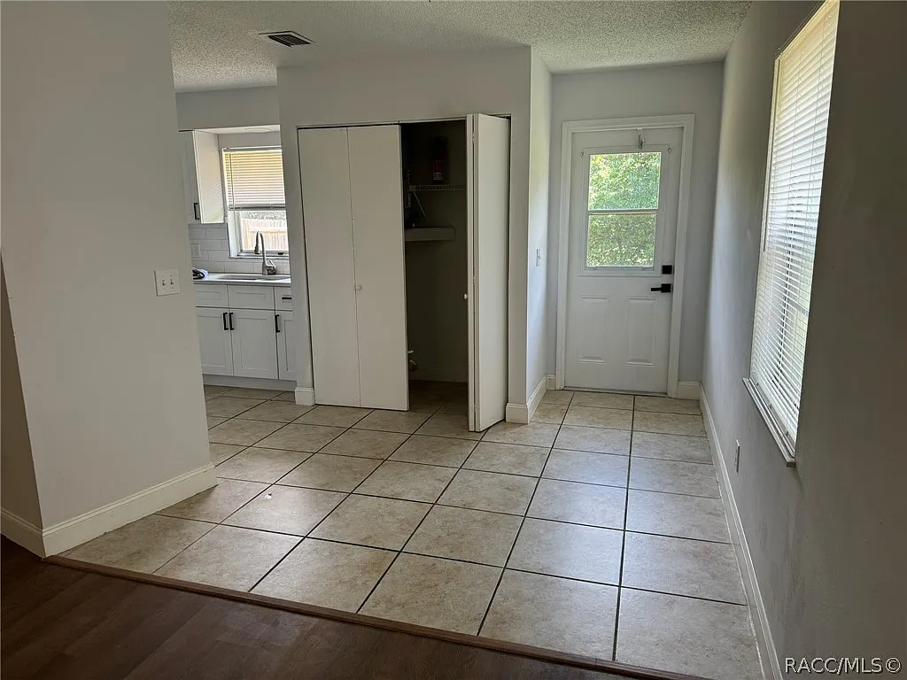 2 bed, 856 sqft, $1,500 — Photo 4