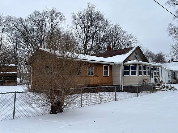 2nd image of 609 Walker St