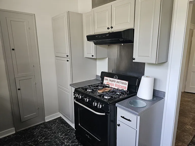 102 Mulberry St — Photo 14