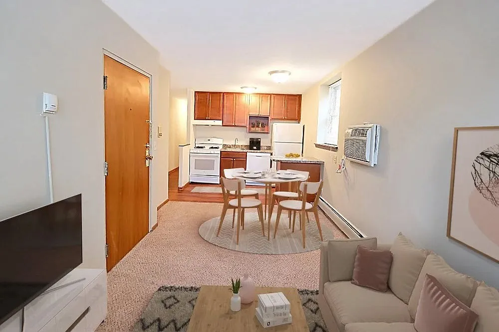 Bryant Ave Apartments | 3432 — Photo 4