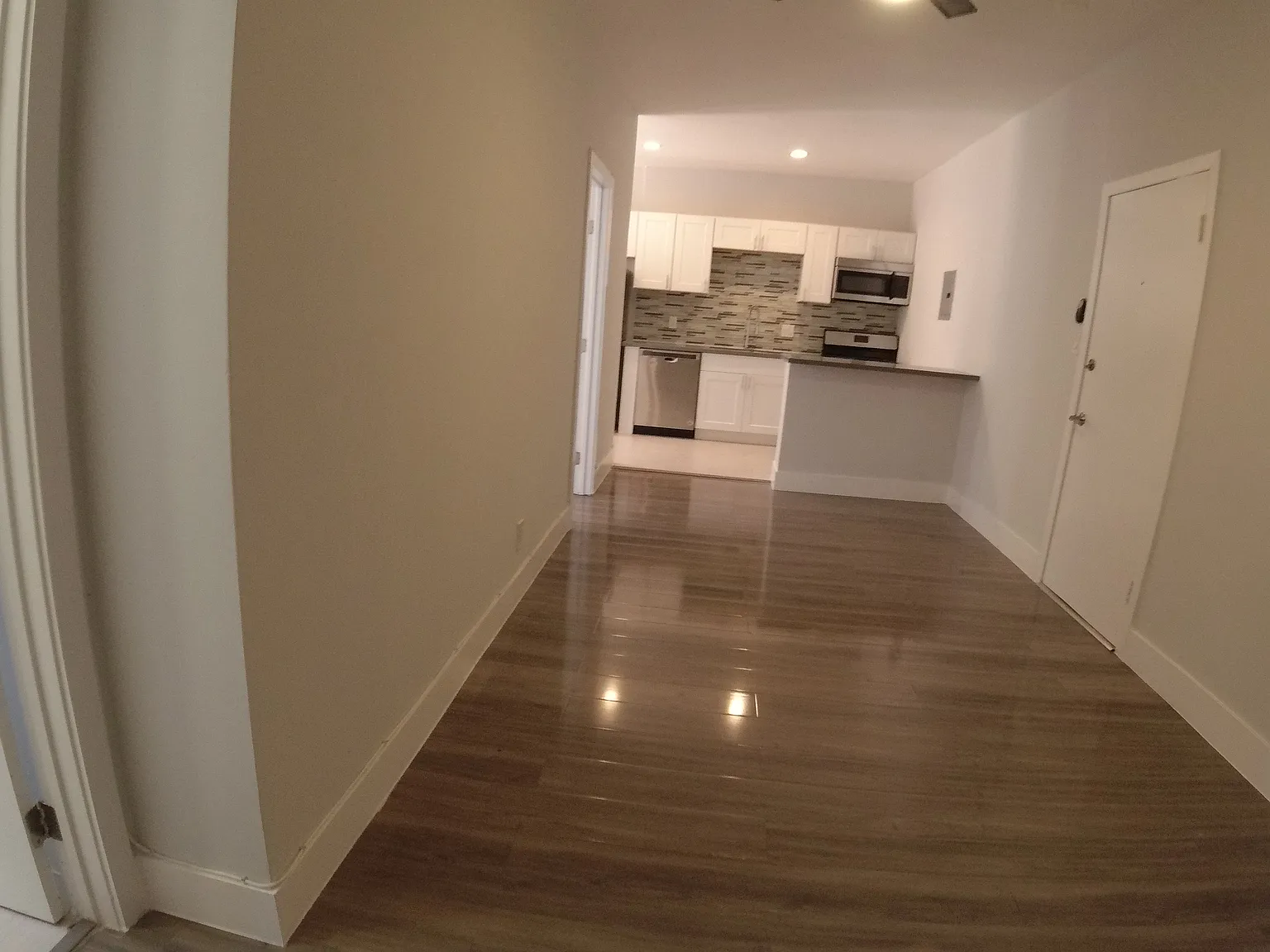 1 bed, 650 sqft, $1,950 — Photo 3
