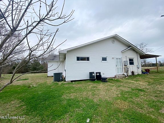 4th image of 1048 Barnes Rd