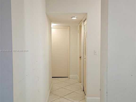 5th image of 400 NE 12th Ave APT 306