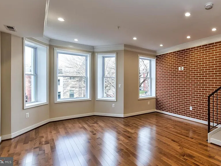 59 R St NE #2 — Photo 8