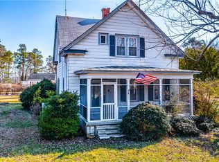 21 Summers Ln, White Stone, VA 22578