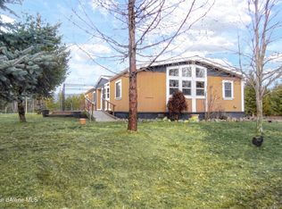 864 Muskrat Lake Rd, Sagle, ID 83860