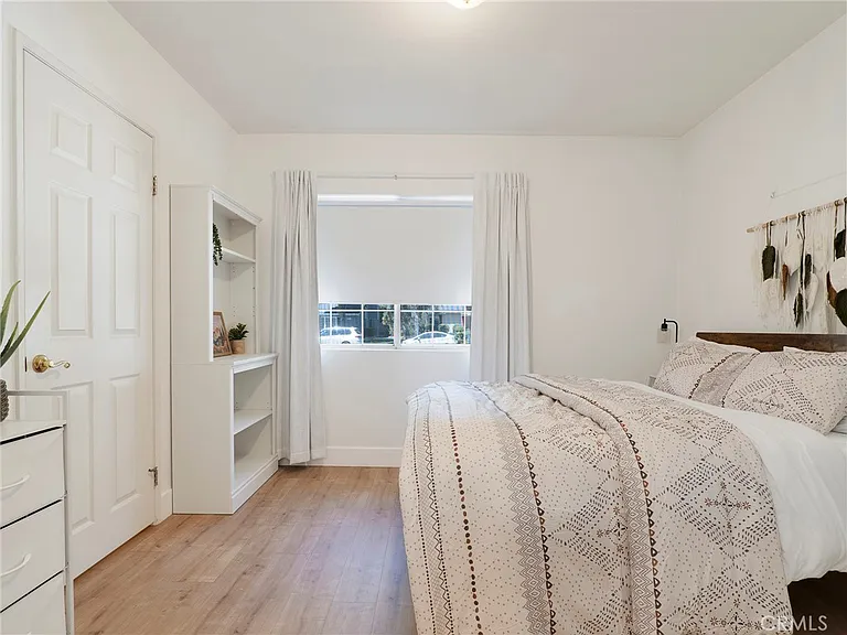 10018 Cozycroft Ave — Photo 18