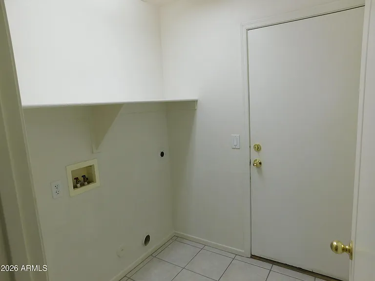 2430 E Fairview St — Photo 16