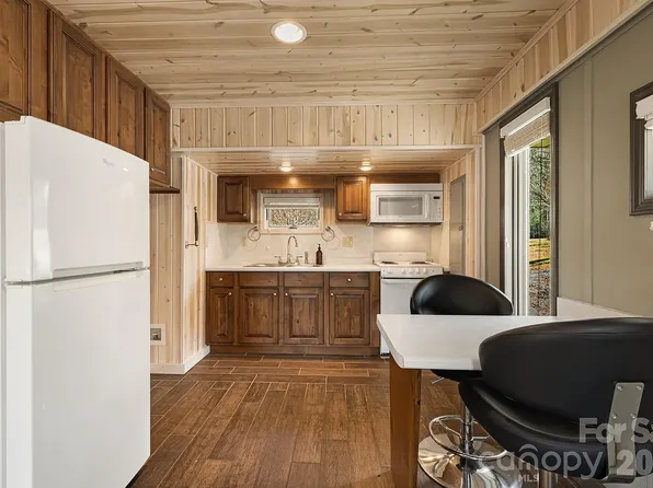 197-199-201 Roland Hills Rd #2, Burnsville, NC 28714