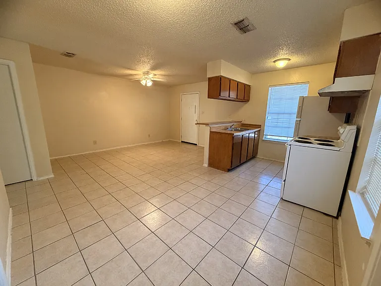 808 W Olmos Dr — Photo 12