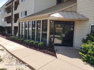 2701 W Willowlake Dr APT 69, Peoria, IL 61614