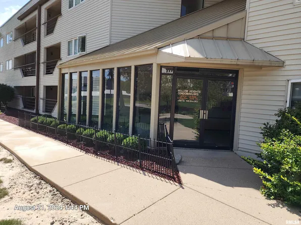 2701 W Willowlake Dr APT 69, Peoria, IL 61614