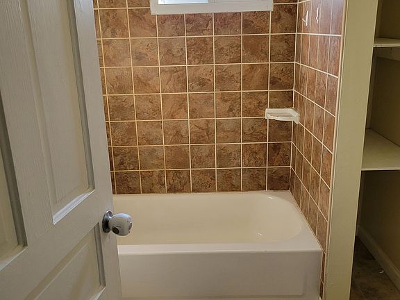 4th image of 302.5 E Fairmont Ave