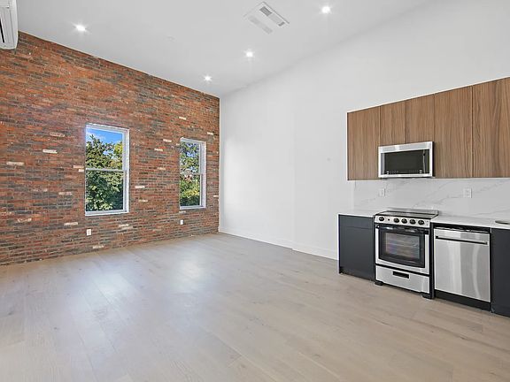 5th image of 242 Knickerbocker Ave #3R