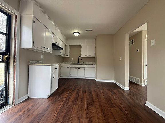 2nd image of 256 Delta Rd