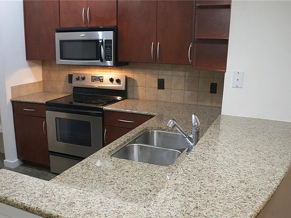 4th image of 201 W Lancaster Ave Unit 111