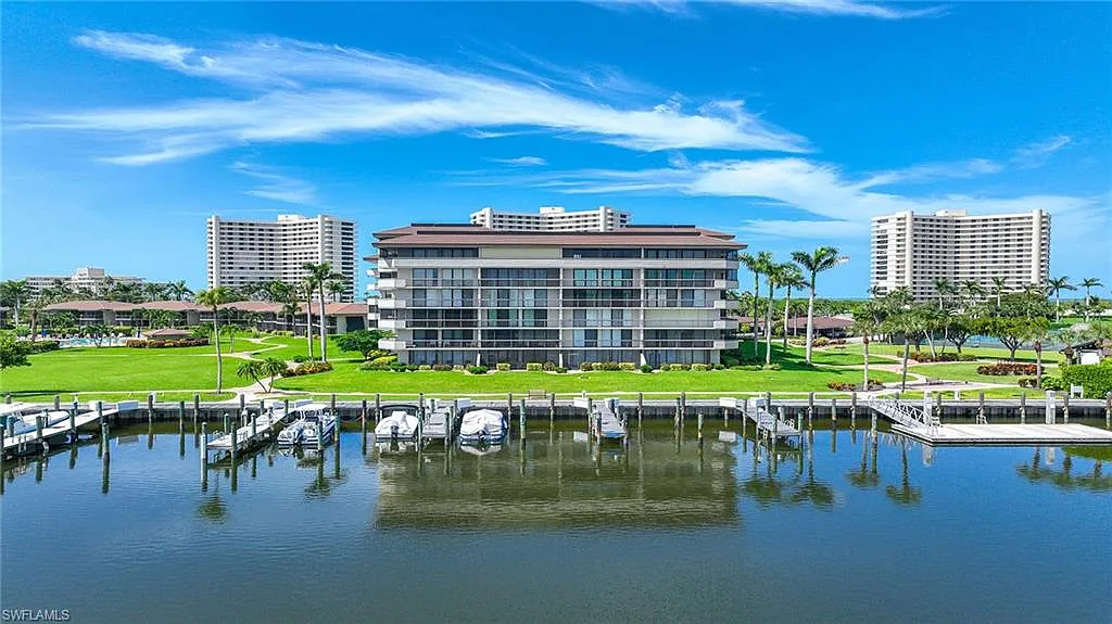 2 bed, 2.0 bath, 964 sqft, $5,700 — Photo 1